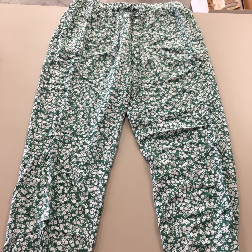 Soft and light sweatpants